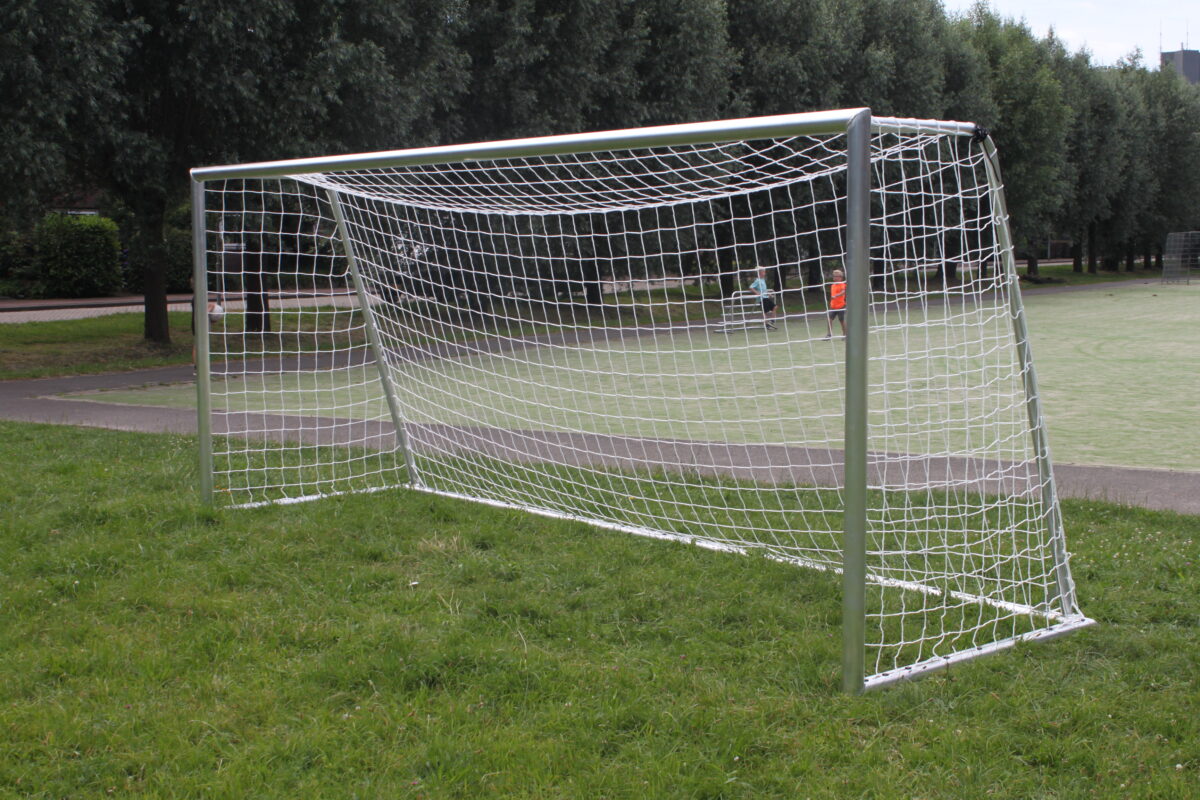 Nieuw: professioneel pupillen voetbaldoel JVD190 met haakloze netbevestiging 6 Pupillen voetbaldoel JVD150 5 × 2 meter van aluminium in standaard uitvoering